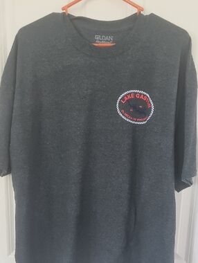 Gildan Men’s Charcoal Short-Sleeve Lake Gaston Graphic Tee with Red Accent